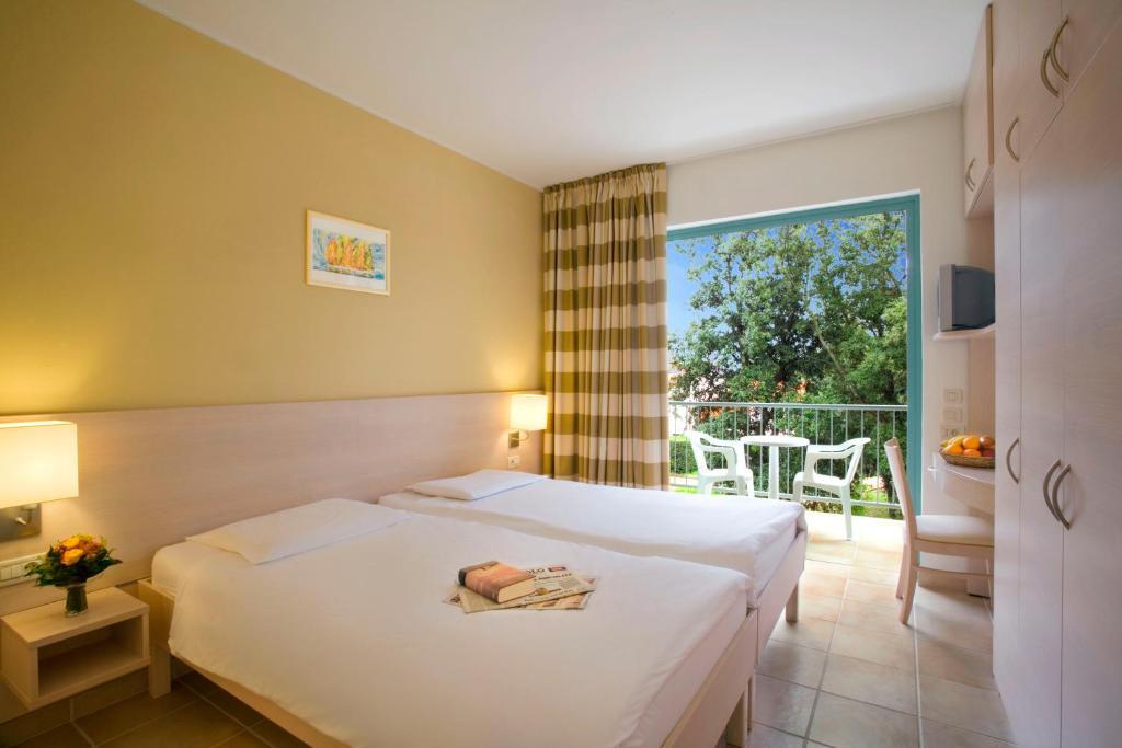 Room 2 AC,1553570563:JPEG